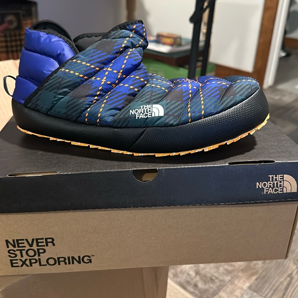 Men’s The North Face thermal traction bootie